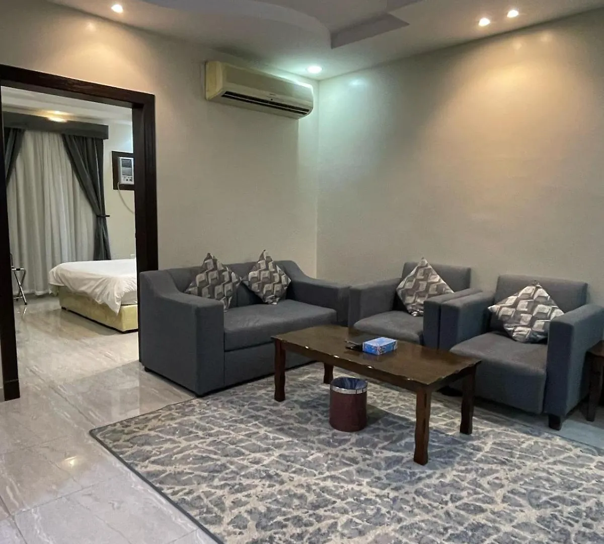Arees Al Sharq Served Apartments Jeddah 3*,